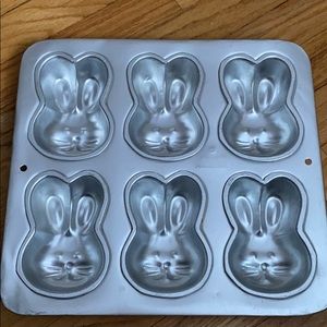 Wilton Bunny cake/jello tins/molds aluminum EUC